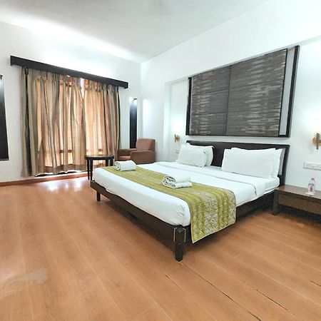 The Sky Imperial, Gandhinagar Hotel Екстериор снимка