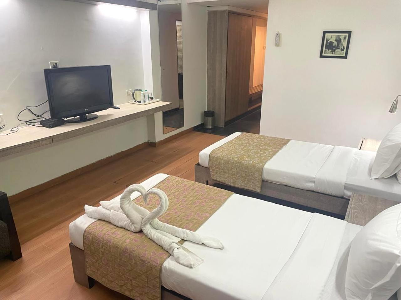 The Sky Imperial, Gandhinagar Hotel Екстериор снимка