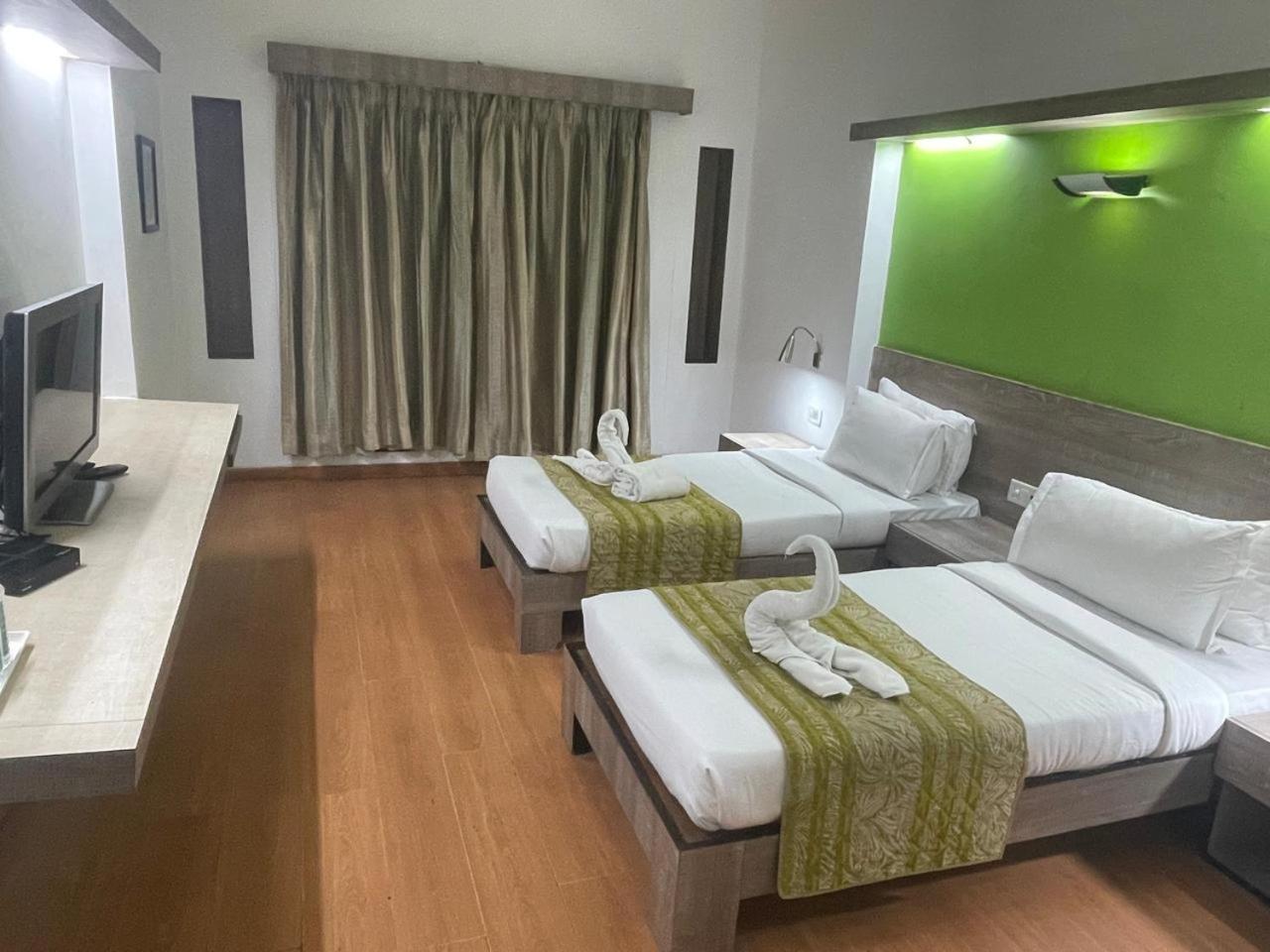 The Sky Imperial, Gandhinagar Hotel Екстериор снимка