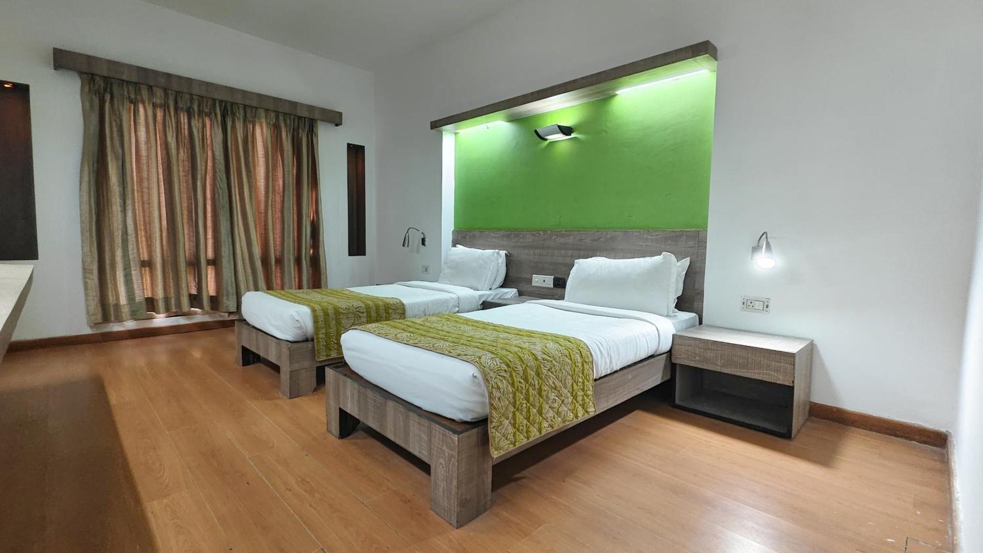 The Sky Imperial, Gandhinagar Hotel Екстериор снимка