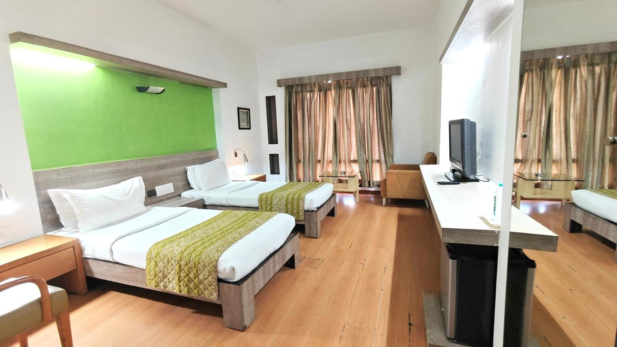 The Sky Imperial, Gandhinagar Hotel Екстериор снимка