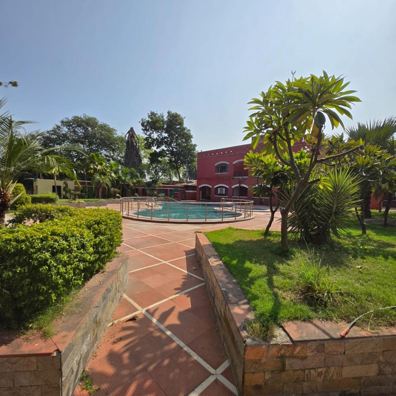 The Sky Imperial, Gandhinagar Hotel Екстериор снимка