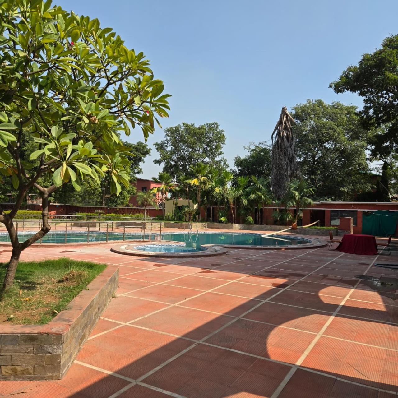 The Sky Imperial, Gandhinagar Hotel Екстериор снимка