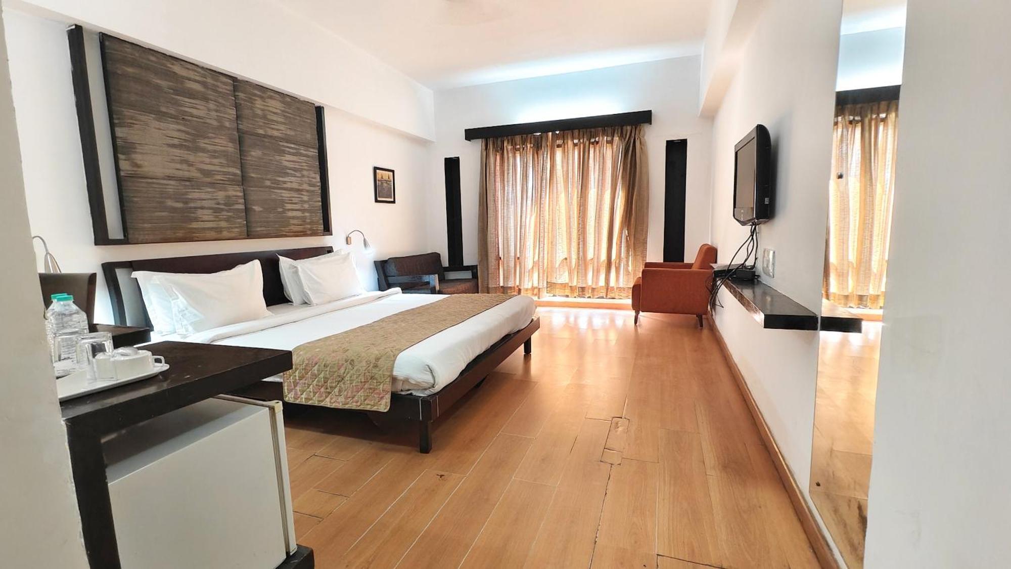 The Sky Imperial, Gandhinagar Hotel Екстериор снимка