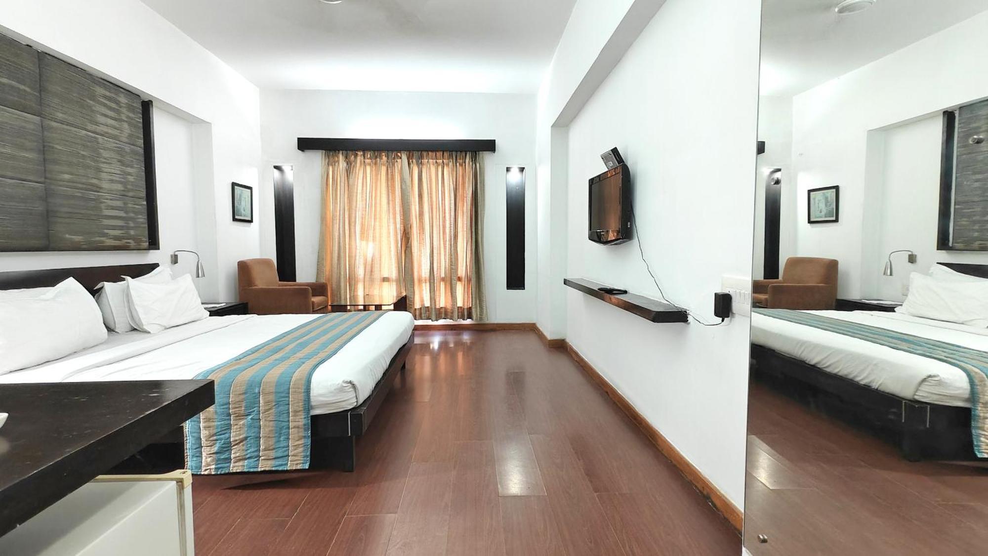 The Sky Imperial, Gandhinagar Hotel Екстериор снимка