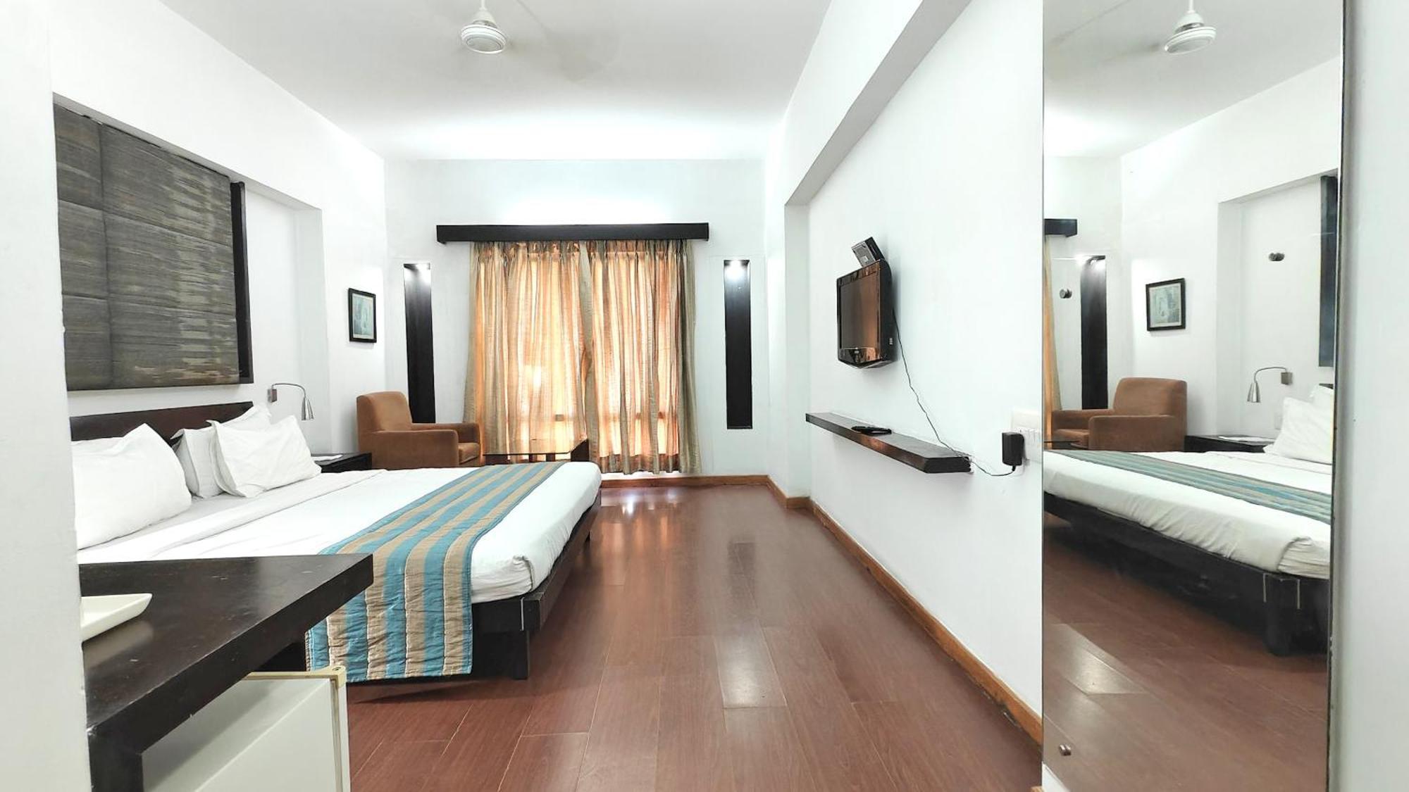 The Sky Imperial, Gandhinagar Hotel Екстериор снимка