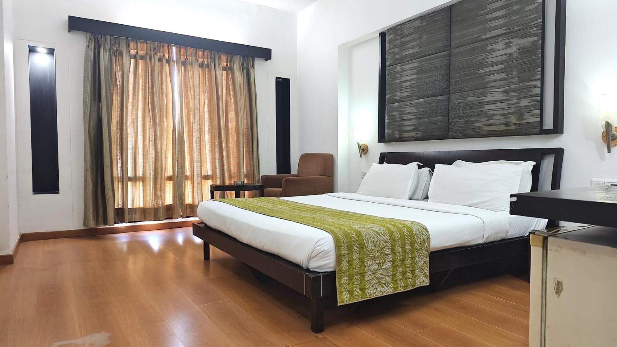 The Sky Imperial, Gandhinagar Hotel Екстериор снимка