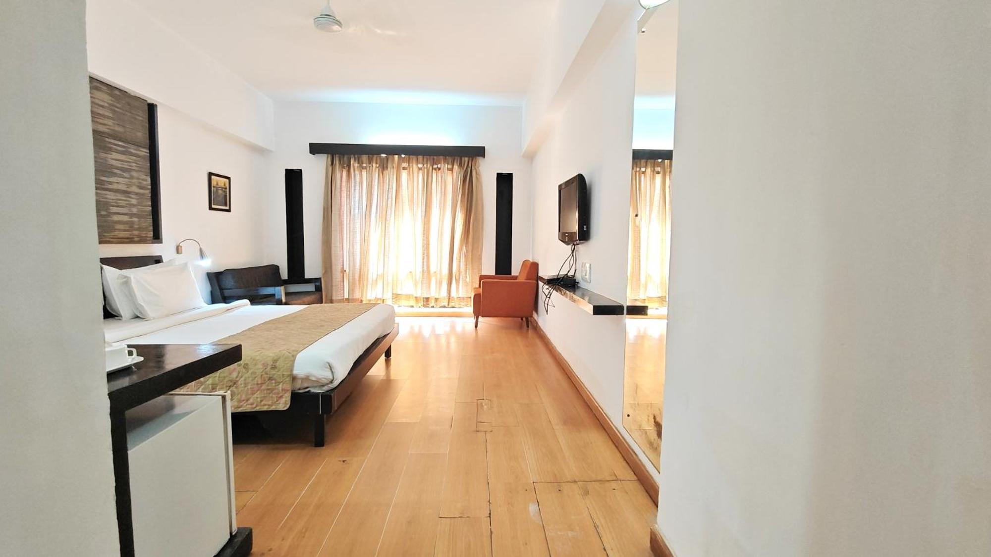 The Sky Imperial, Gandhinagar Hotel Екстериор снимка